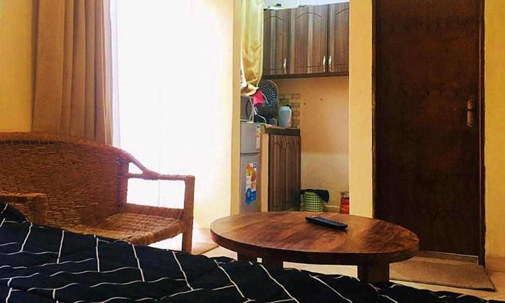 Cozy Bukoto Studio, Unlimited Wifi, Netflix & Close To Acacia Kampala Exterior photo
