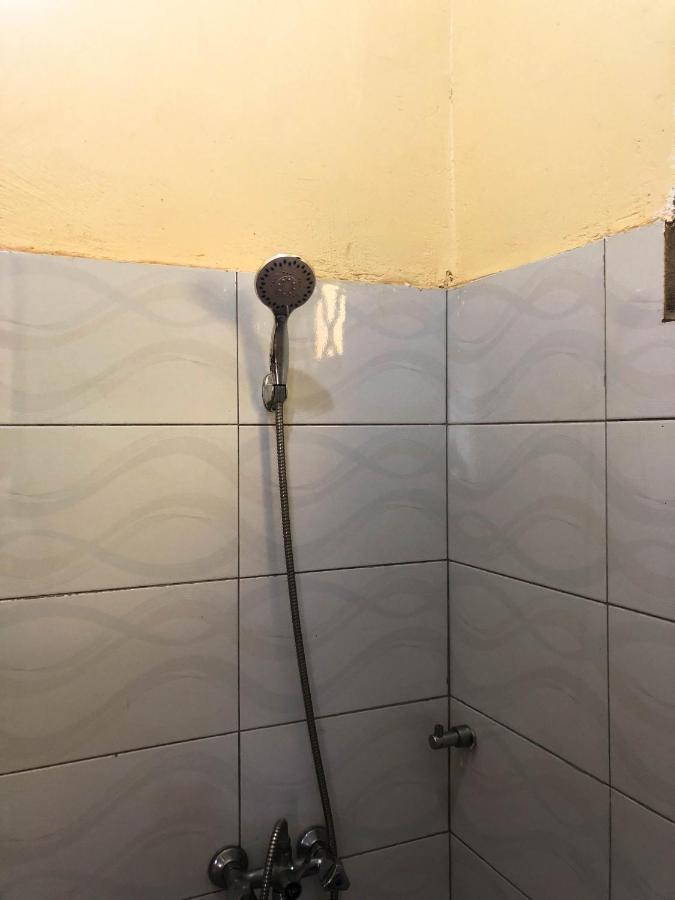 Cozy Bukoto Studio, Unlimited Wifi, Netflix & Close To Acacia Kampala Exterior photo